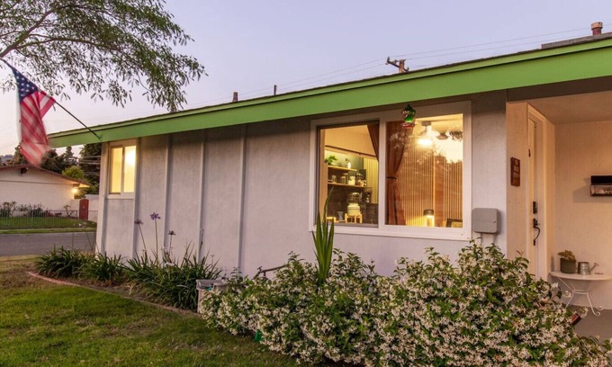 Camarillo Condo | Historic Stay @ The Daily Studio