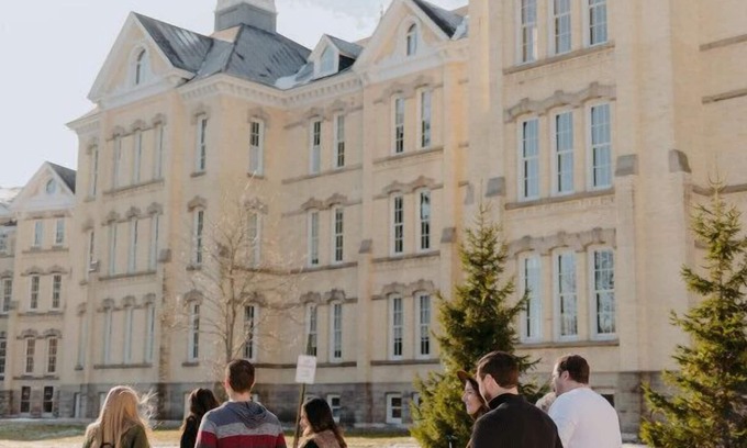 Traverse City Condo | Historic Top-Floor Condo in Downtown Traverse City – Walk to Beaches & Dining