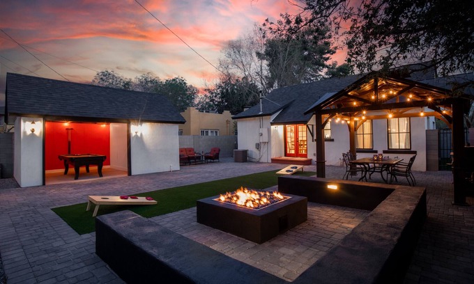 Encanto House | Historic Tudor Sleeps 6 + Pool, Drive Way, Fire-pit, Grill, Pet Friendly