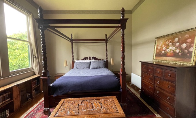 Derby Bed & Breakfast | Historic Two Bedroom Suite including lounge room and cooked breakfast