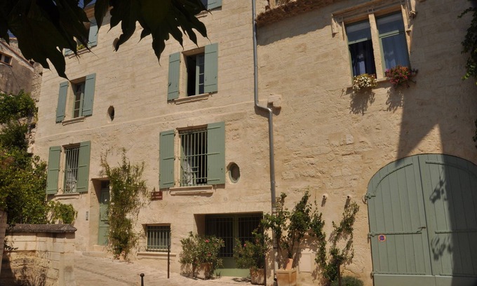 Uzes Apartment | Historic Uzes - Apartment for 2-4 guests in 18th C Townhouse
