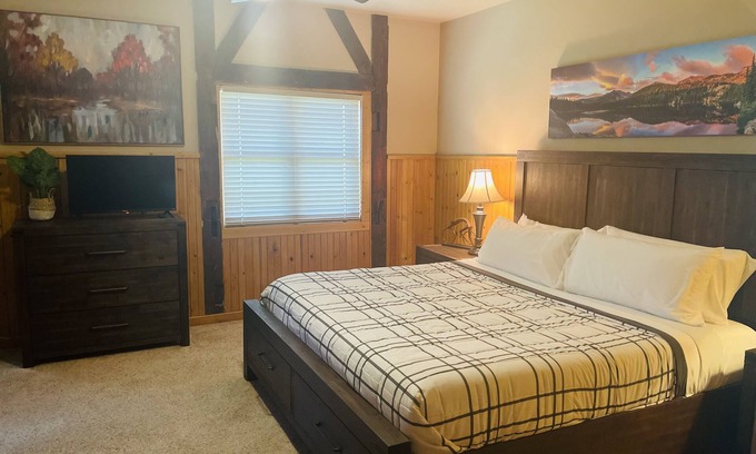 Westcliffe Apartment | Historic Westcliffe Outpost Penthouse Apt 2bed/2bath