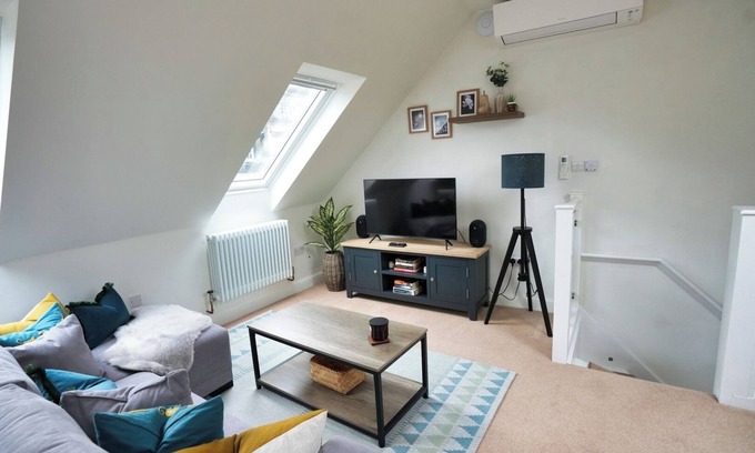 Tring House | Historic Wing in Tring: Cozy and Scenic