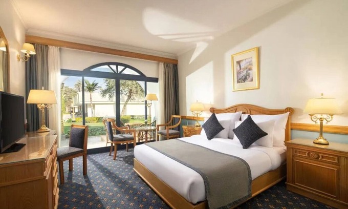 Giza Resort | Historic Wonders & Resort Comfort: Your Escape Near the Pyramids