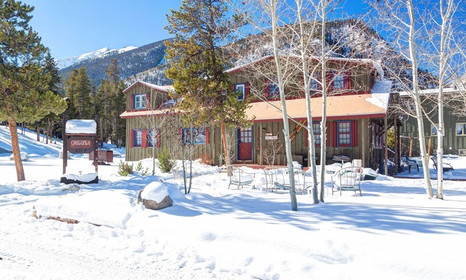 Frisco House | Historical Frisco Retreat - 7 Bedrooms - Hot Tub