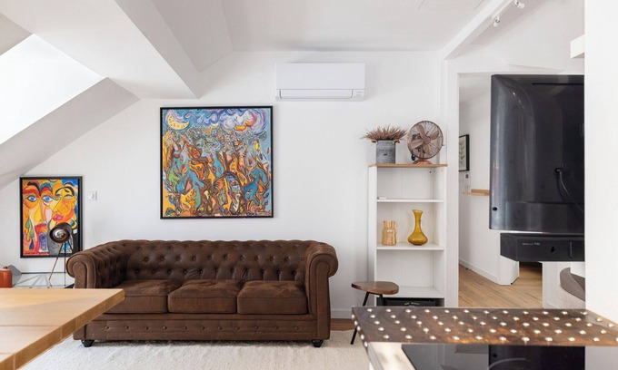 Encarnacao Apartment | Historical Gem in Bairro Alto