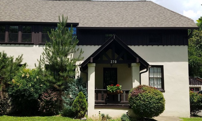 Kingsport Cottage | Historical home in downtown Kingsport