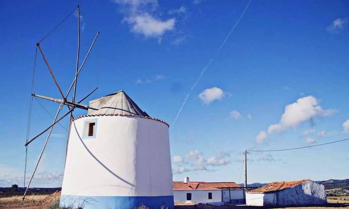 Carrascalinho Cottage | Historical Property on Rogil