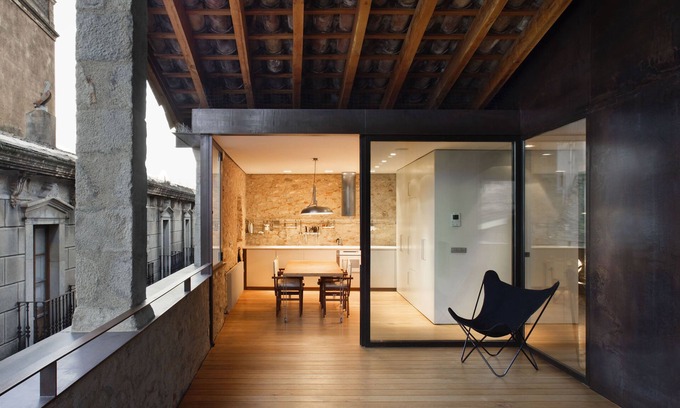 Barri Vell Apartment | Historical stone house renovated with modern style