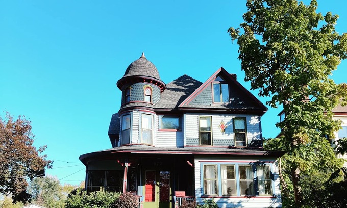 St. Paul Apartment | Historical Victorian in Swede Hollow
