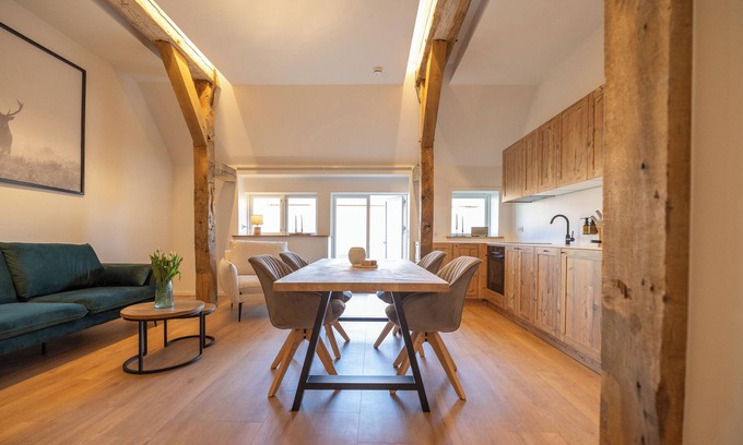 Ratekau Apartment | Historisches Ferienloft Nahe des Timmendorfer Strands