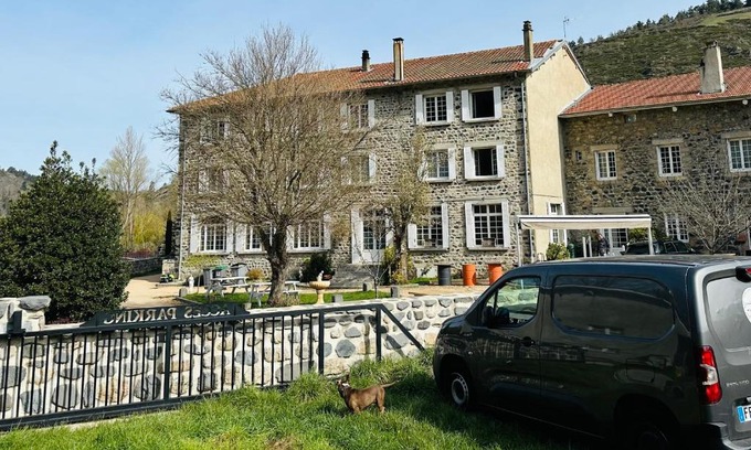 Goudet Hotel | HL Hotel de la Loire