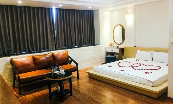 Yen Phu Hotel | Hoang Gia Hotel 150 Nghi Tam HN-BayLux