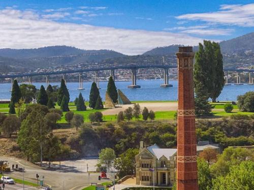 Sullivan's Cove Apartment | Hobart CBD Premium Apartment, 3 mins to waterfront