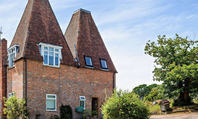 Beckley House | Hobbs Farm Oast Apartment