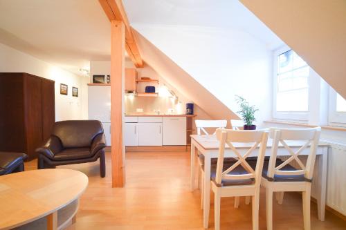 Niederberndorf Apartment | Hof Köhne - Altes Bauernhaus - Wohnung Dachstube links