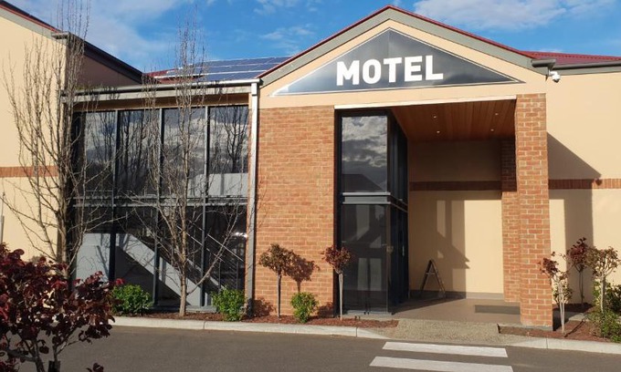 Wallan Hotel | Hogans Motel