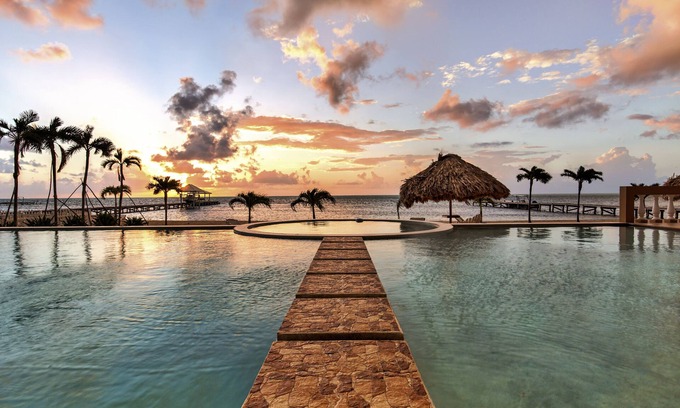 Boca Ciega Condo | Hol Chan Reef Resort & Villas