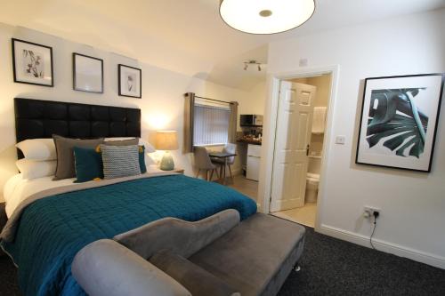 Wolverhampton Apartment | Holcombe House
