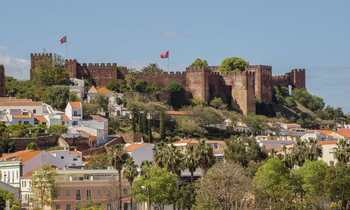 Silves House | Holiday Home 'Casa Da Portela' with Wi-Fi