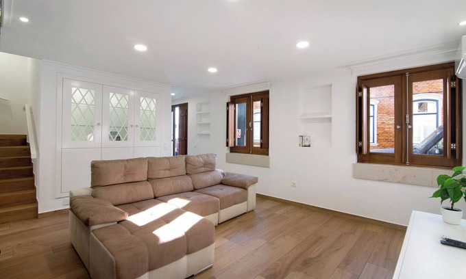 Vila Real Santo Antonio House | Holiday Home 'Casa do Marquês' with Terrace, Wi-Fi & A/C