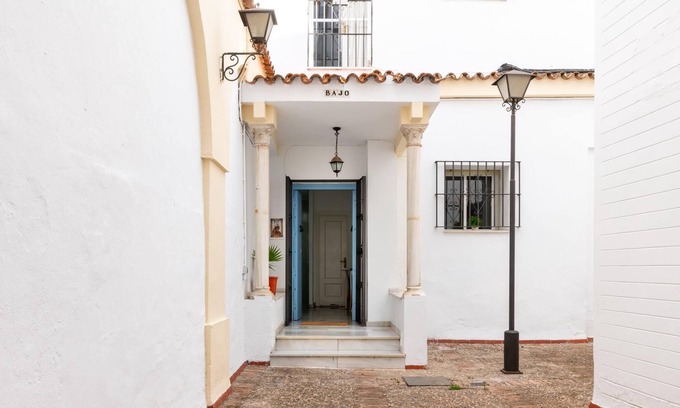 Museo Apartment | Holi-Rent Moratín Sevilla