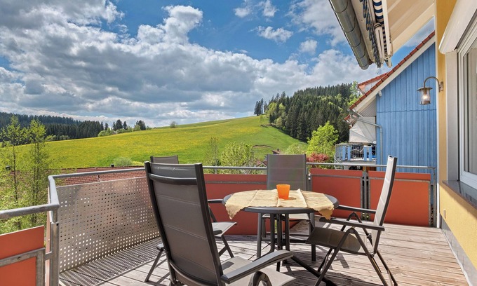 Furtwangen House | Holiday Home 'Am Kussenhof' with Mountain View, Balcony and Wi-Fi