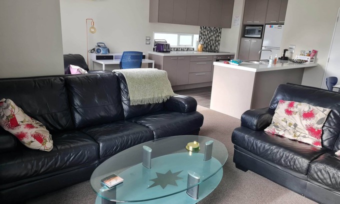 Christchurch City Centre House | Holiday like a local in Central Christchurch