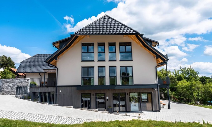 Wolpadingen Apartment | Holiday Home 'Steinackerhof - 2' with Mountain View, Shared Garden and Wi-Fi