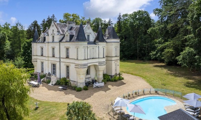 Saint-Jean-Saint-Germain House | Holiday Chateau for Families and Groups