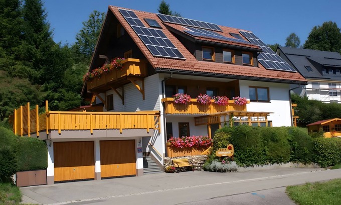 Bernau Apartment | Holiday Apartment 'Abendsonne' with Mountain View, Private Terrace and Wi-Fi