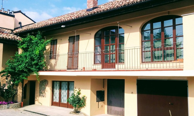 Serralunga d'Alba Apartment | holiday apartments in Serralunga d'Alba with panoramic swimming pool