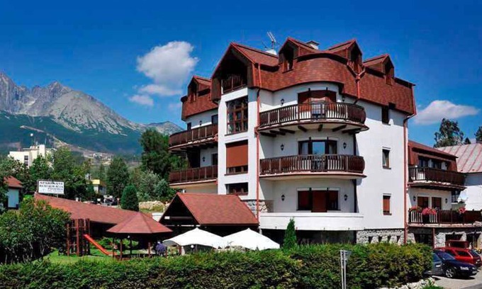 Tatranska Lomnica Apartment | Holiday apartment with TV and WiFi