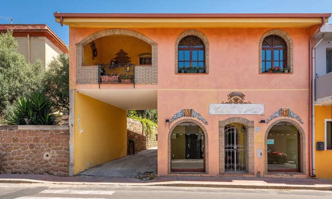Sant'Anna Arresi Apartment | Holiday Apartment "Sa Corte de Dinu" with Wi-Fi, Terrace & Garden