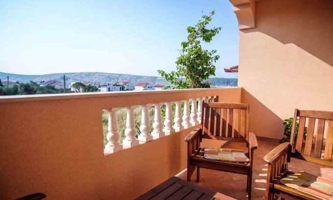 Barbat na Rabu Apartment | Holiday apartment 50 m from the Adriatic Sea