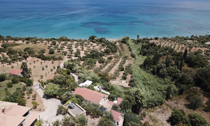 Kompi Apartment | Holiday apartment above the beautiful Peroulia beach, wifi | Messenia, Peloponne