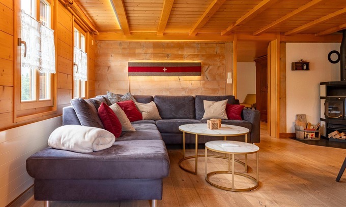 Adelboden Ski Chalet | Holiday apartment Adelboden for 1 - 6 persons with 3 bedrooms - Multistorey holiday home/maisonette