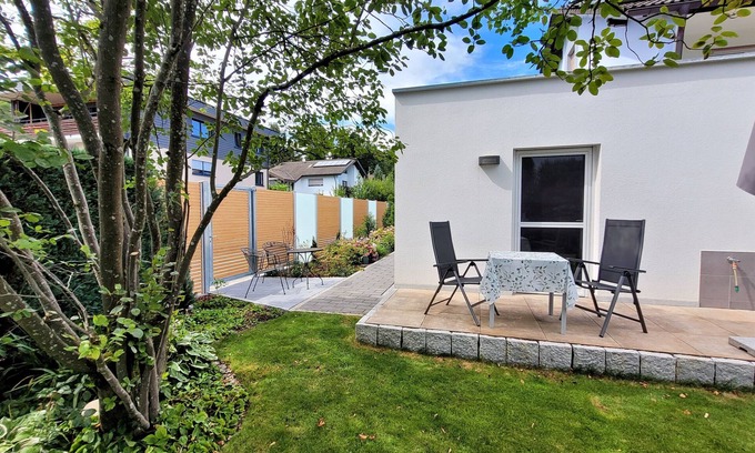 Murg Apartment | Holiday Apartment 'Am Hochrhein' with Private Terrace, Shared Garden and Wi-Fi