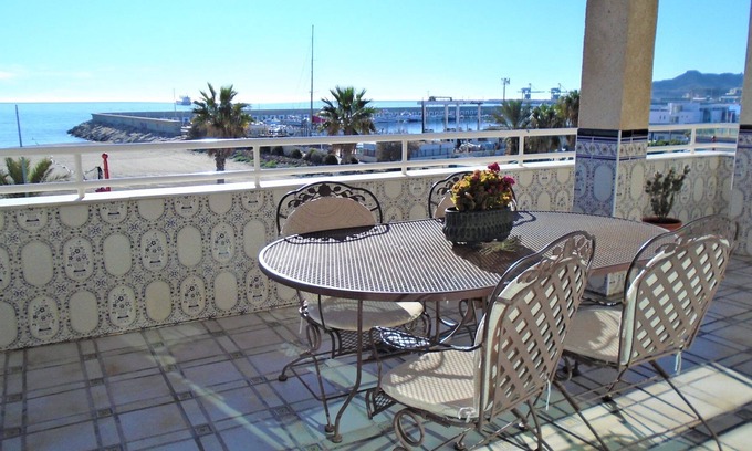 Carboneras Apartment | Holiday apartment 'Atico Frente al Mar' near the beach with sea views, terrace and Wi-Fi.