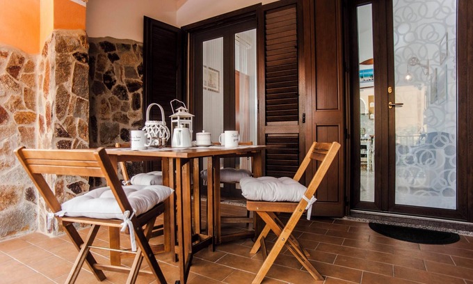 Pula Apartment | Holiday Apartment ‘Casa Vacanze Pula' with Balcony & Terrace