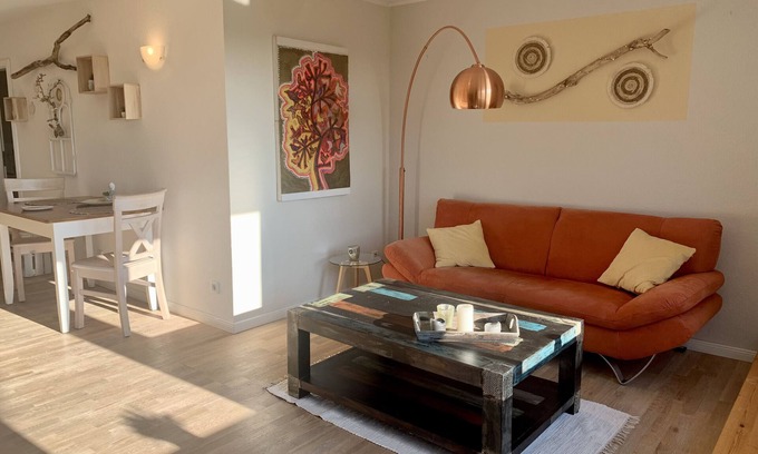 Cecilienkoog Apartment | Holiday Apartment 'Denkerhof Südsonne' with Shared Garden & Wi-Fi