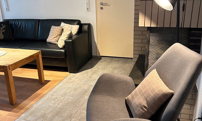 Gellinghausen Apartment | Holiday Apartment '3, 53sqm' with Shared Terrace, Shared Garden and Wi-Fi