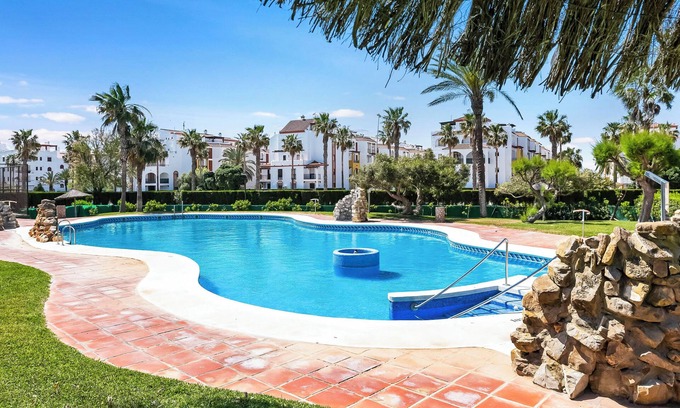 Atlanterra Apartment | Holiday Apartment 'El Duende de Zahara' with Sea View, Pool, Gym & Wi-Fi