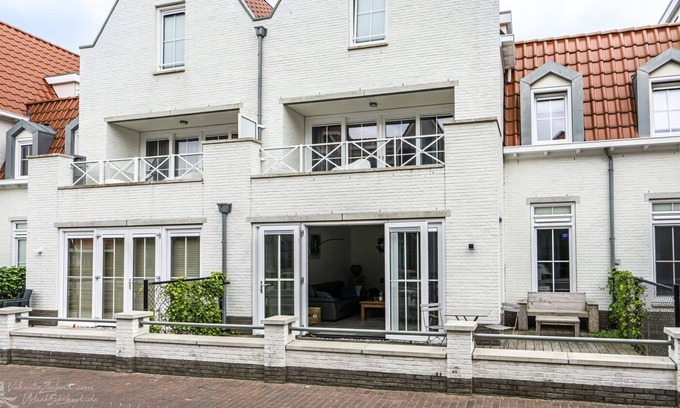 Dishoek House | Holiday apartment for 4 persons on the ground floor in Koudekerke Dishoek