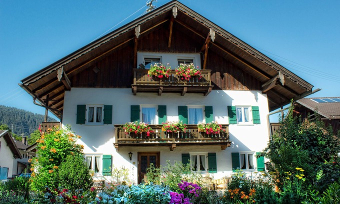 Farchant Apartment | Holiday Apartment "Gästehaus Marianne" with Mountain View, Shared Terrace & Wi-Fi
