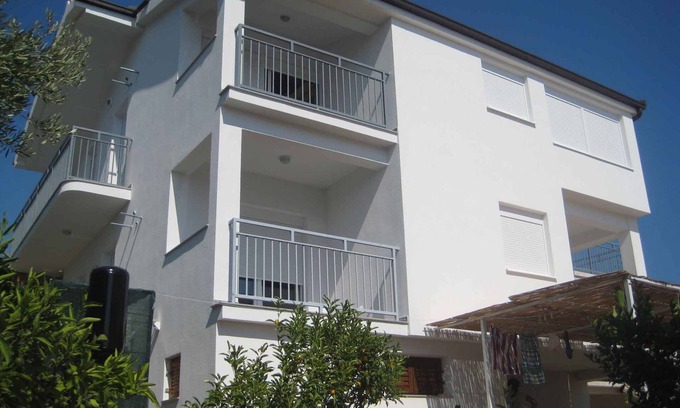 Businci Apartment | Holiday apartment 80 m from the beach with air conditioning