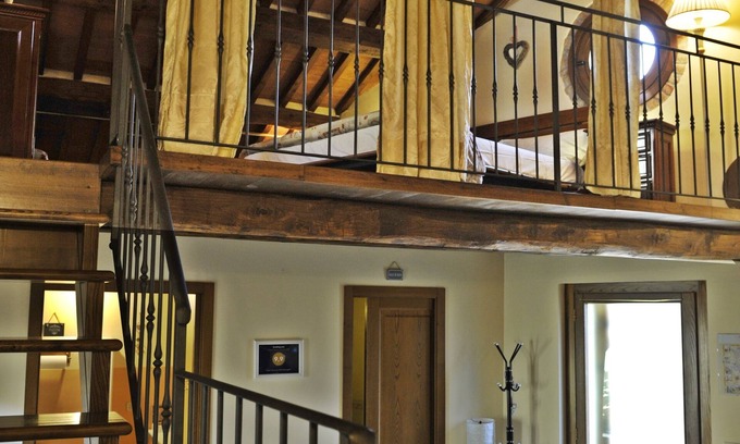 Arezzo Villa | Holiday Apartment Michelangelo - ex restored barn in the historic center