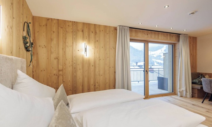 Grossarl Apartment | Holiday Apartment 'Mountain Suite Nr°303' with Mountain View, Balcony and Wi-Fi