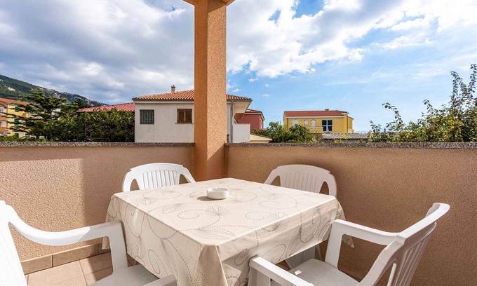 Baska Apartment | Holiday apartment near the center and the beach