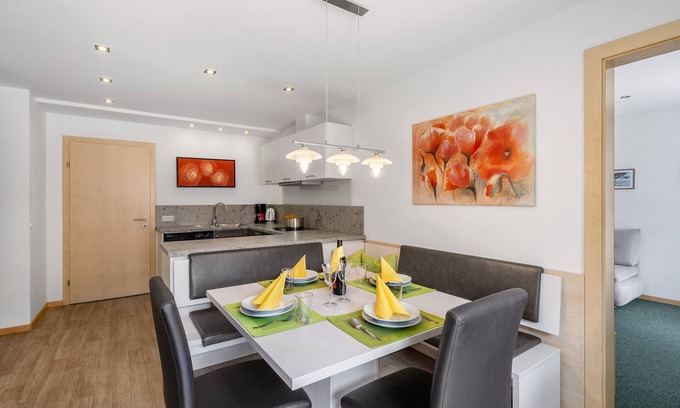 Kaprun Apartment | Holiday Apartment "Nr 2 Haus Voglreiter" with Mountain View, Shared Garden & Wi-Fi
